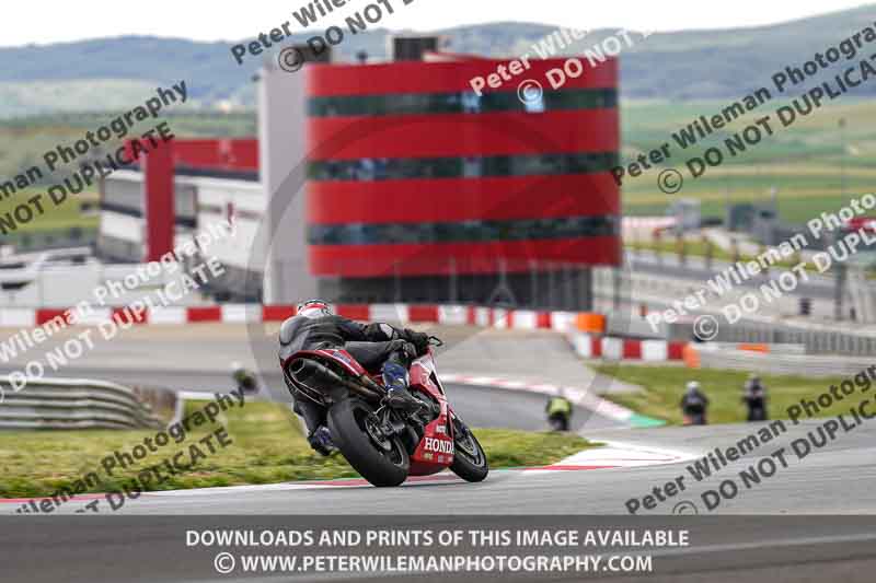 cadwell no limits trackday;cadwell park;cadwell park photographs;cadwell trackday photographs;enduro digital images;event digital images;eventdigitalimages;navarra;no limits trackdays;peter wileman photography;racing digital images;trackday digital images;trackday photos